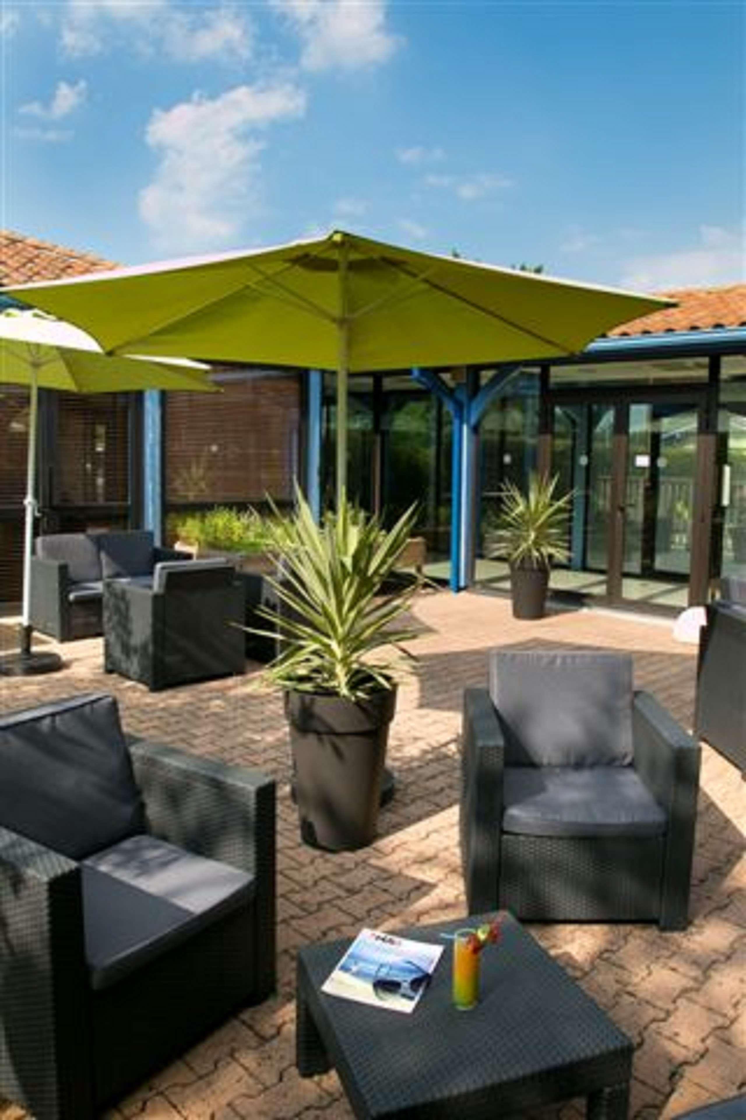 Hotel Kyriad Prestige Bordeaux Aeroport 4*