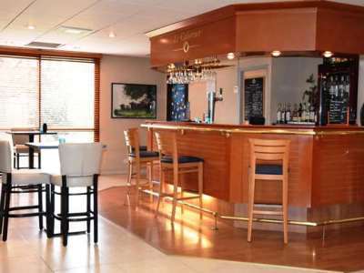 Kyriad Prestige Bordeaux Aeroport Hotel 4*