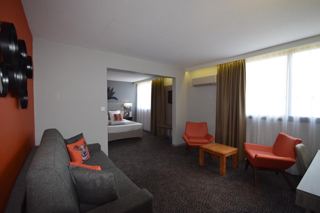 Kyriad Prestige Bordeaux Aeroport Hotel 4*